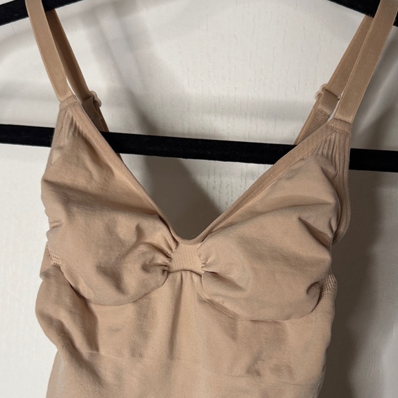 SKIMS Nude Shapewear Bodysuit - Picture 3 of 6